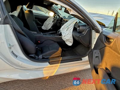 Piąte zdjęcie samochodu w środku: 2023 TOYOTA GR 86 VIN:JF1ZNBC14P8751824 - miniatura
