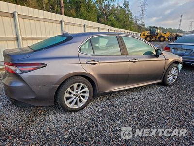 Trzecie zdjęcie samochodu z tyłu: 2021 TOYOTA CAMRY LE VIN:4T1C11AKXMU596907 - miniatura