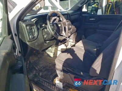 Zdjęcie 8 z 13 samochodu: 2023 CHEVROLET SILVERADO BOX TRUCK VIN:1GB3YSE76PF211609 - miniatura