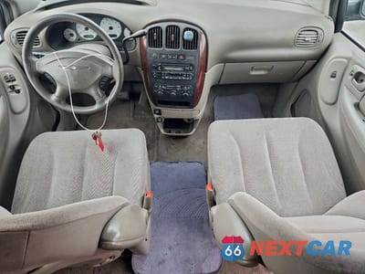 Zdjęcie 8 z 13 samochodu: 2003 CHRYSLER TOWN & COUNTRY LX VIN:2C4GP44383R354008 - miniatura
