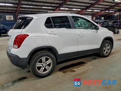 Trzecie zdjęcie samochodu z tyłu: 2016 CHEVROLET TRAX 1LT VIN:KL7CJPSB6GB601913 - miniatura