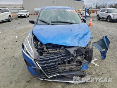 Piąte zdjęcie samochodu w środku: 2022 NISSAN KICKS S VIN:3N1CP5BVXNL476610 - miniatura
