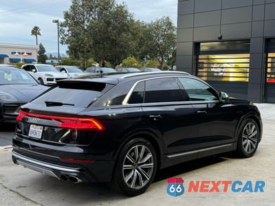 Czwarte zdjęcie samochodu z boku: 2021 AUDI SQ8 PRESTIGE VIN:WA1CWBF18MD012249 - miniatura