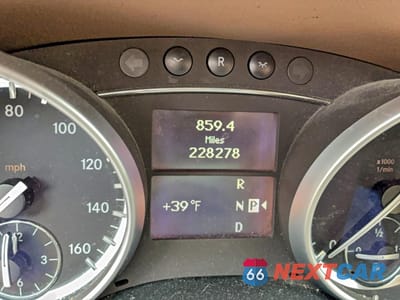 Zdjęcie 8 z 10 samochodu: 2010 MERCEDES-BENZ GL 450 4MATIC VIN:4JGBF7BB9AA532496 - miniatura