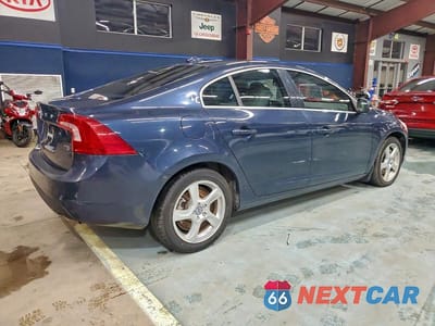 Trzecie zdjęcie samochodu z tyłu: 2012 VOLVO S60 T5 VIN:YV1622FS7C2123399 - miniatura