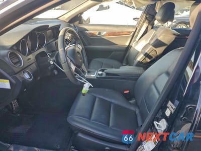 Zdjęcie 7 z 12 samochodu: 2014 MERCEDES-BENZ C 250 VIN:WDDGF4HB1EG254136 - miniatura