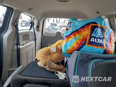 Zdjęcie 10 z 14 samochodu: 2016 DODGE GRAND CARAVAN SE VIN:2C4RDGBG9GR350337 - miniatura