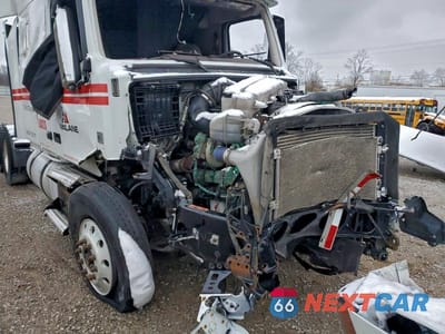 Zdjęcie 9 z 10 samochodu: 2017 VOLVO VNL SEMI TRUCK VIN:4V4NC9EH7HN979065 - miniatura