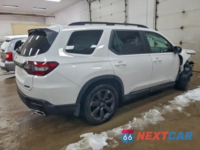 Trzecie zdjęcie samochodu z tyłu: 2025 HONDA PILOT SPORT VIN:5FNYG1H35SB020039 - miniatura