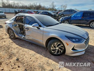 Czwarte zdjęcie samochodu z boku: 2021 HYUNDAI SONATA HYBRID VIN:KMHL24JJ8MA030252 - miniatura