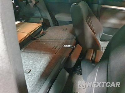 Zdjęcie 10 z 15 samochodu: 2006 VOLKSWAGEN NEW GTI VIN:WVWEV71KX6W105246 - miniatura