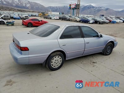Trzecie zdjęcie samochodu z tyłu: 1998 TOYOTA CAMRY CE VIN:JT2BG22K7W0109619 - miniatura