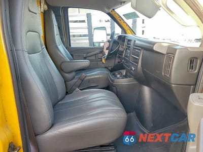 Zdjęcie 11 z 14 samochodu: 2022 GMC SAVANA BOX TRUCK VIN:7GZ37TC78NN004345 - miniatura