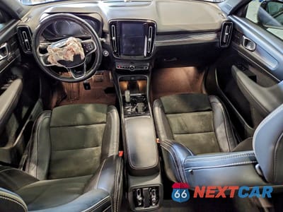 Zdjęcie 8 z 15 samochodu: 2021 VOLVO XC40 T5 R-DESIGN VIN:YV4162UMXM2444439 - miniatura