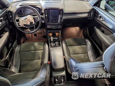 Zdjęcie 8 z 15 samochodu: 2021 VOLVO XC40 T5 R-DESIGN VIN:YV4162UMXM2444439 - miniatura