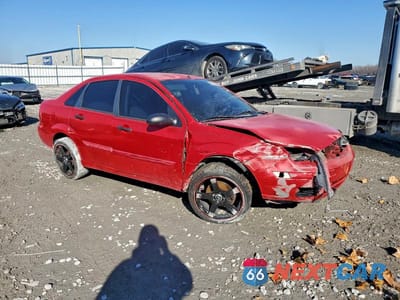 Czwarte zdjęcie samochodu z boku: 2005 FORD FOCUS ZX4 VIN:1FAFP34N35W229019 - miniatura