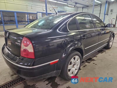Trzecie zdjęcie samochodu z tyłu: 2003 VOLKSWAGEN PASSAT VIN:WVWTH63B63P283294 - miniatura