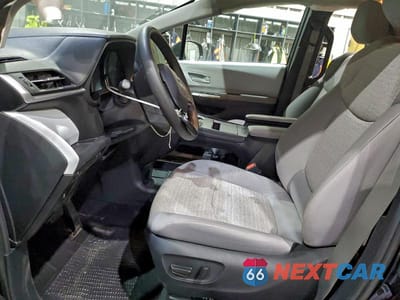 Zdjęcie 7 z 13 samochodu: 2025 TOYOTA SIENNA LE 8-PASSENGER VIN:5TDKSKFC5SS163145 - miniatura