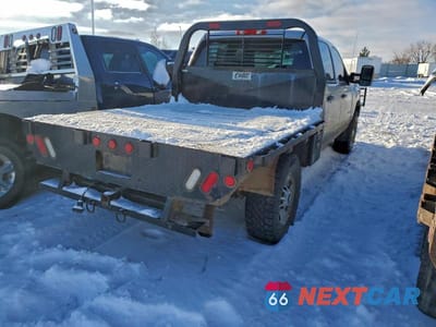 Trzecie zdjęcie samochodu z tyłu: 2012 CHEVROLET SILVERADO 2500 FLATBED TRUCK VIN:1GC1KVCGXCF113864 - miniatura