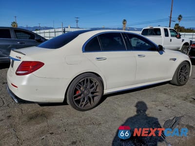 Trzecie zdjęcie samochodu z tyłu: 2019 MERCEDES-BENZ E 63 AMG-S 4MATIC VIN:WDDZF8KB5KA521396 - miniatura