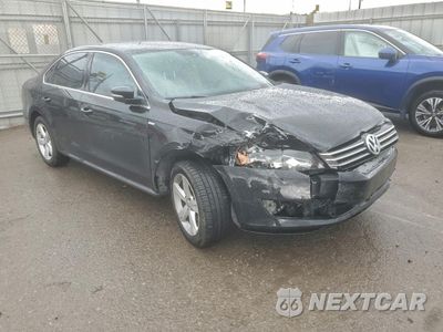 Czwarte zdjęcie samochodu z boku: 2014 VOLKSWAGEN PASSAT S VIN:1VWAT7A39EC055580 - miniatura