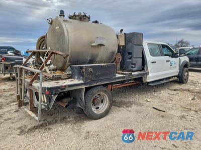 Trzecie zdjęcie samochodu z tyłu: 2023 FORD F550 SUPER DUTY VIN:1FD0W5HN3PEC11472 - miniatura