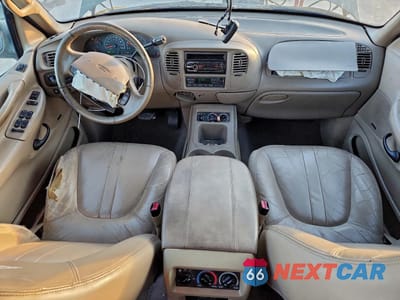 Zdjęcie 8 z 15 samochodu: 2000 FORD EXPEDITION EDDIE BAUER VIN:1FMRU17L5YLA66275 - miniatura