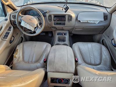Zdjęcie 8 z 15 samochodu: 2000 FORD EXPEDITION EDDIE BAUER VIN:1FMRU17L5YLA66275 - miniatura