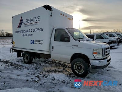 Czwarte zdjęcie samochodu z boku: 2009 FORD E350 BOX TRUCK VIN:1FDSE35L39DA18668 - miniatura