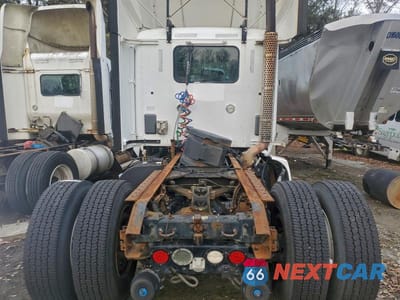 Zdjęcie 6 z 10 samochodu: 2014 KENWORTH T680 SEMI TRUCK VIN:1XKYA48X6EJ403110 - miniatura