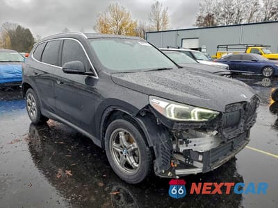 Czwarte zdjęcie samochodu z boku: 2023 BMW X1 XDRIVE28I VIN:WBX73EF0XP5V99483 - miniatura