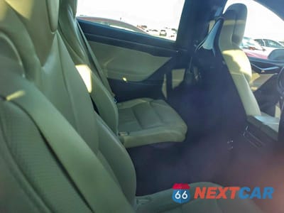 Zdjęcie 10 z 12 samochodu: 2016 TESLA MODEL X VIN:5YJXCBE23GF023800 - miniatura
