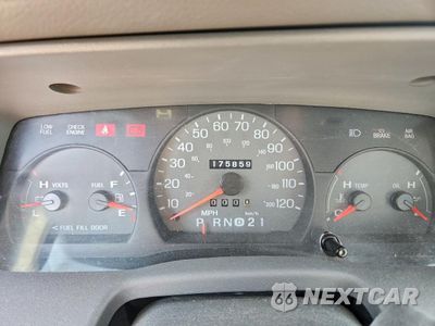 Zdjęcie 9 z 12 samochodu: 2000 MERCURY GRAND MARQUIS LS VIN:2MEFM75W1YX673136 - miniatura