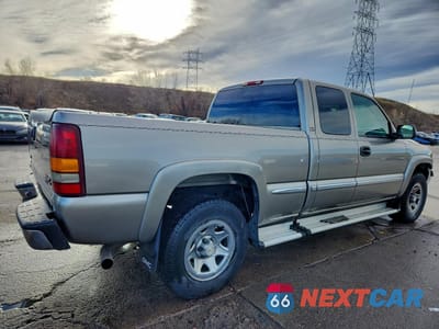 Trzecie zdjęcie samochodu z tyłu: 2001 GMC NEW SIERRA K1500 VIN:1GTEK19T51E177120 - miniatura