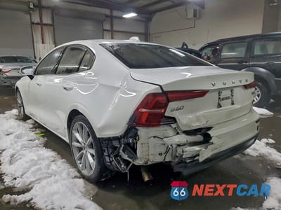 Drugie zdjęcie samochodu z przodu: 2021 VOLVO S60 T6 MOMENTUM VIN:7JRA22TK2MG092296 - miniatura