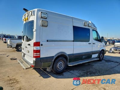 Trzecie zdjęcie samochodu z tyłu: 2017 MERCEDES-BENZ SPRINTER 2500 AMBULANCE VIN:WD3PE7CD0HP414755 - miniatura