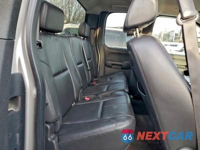 Zdjęcie 10 z 12 samochodu: 2008 GMC SIERRA K1500 VIN:2GTEK19J381323878 - miniatura