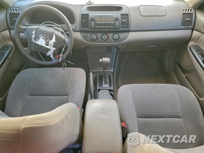 Zdjęcie 8 z 12 samochodu: 2005 TOYOTA CAMRY LE VIN:4T1BE32K45U634949 - miniatura
