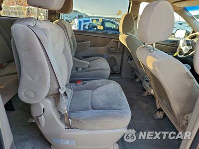 Zdjęcie 11 z 14 samochodu: 2010 TOYOTA SIENNA CE VIN:5TDKK4CC5AS294994 - miniatura