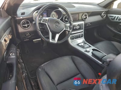 Zdjęcie 8 z 12 samochodu: 2016 MERCEDES-BENZ SLK 300 VIN:WDDPK3JA3GF123595 - miniatura