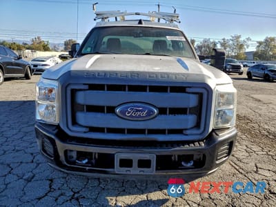 Piąte zdjęcie samochodu w środku: 2013 FORD F350 SUPER DUTY UTILITY / SERVICE TRUCK VIN:1FDRF3A60DEB92616 - miniatura
