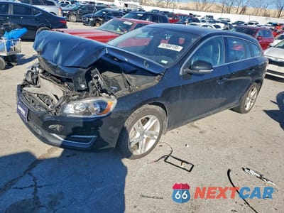 2015 VOLVO V60 PLATINUM YV1612SD4F1212996 - główne zdjęcie licytacji z USA - miniatura