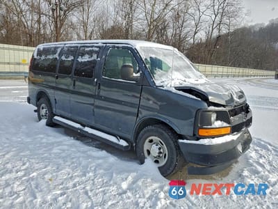 Czwarte zdjęcie samochodu z boku: 2017 CHEVROLET EXPRESS G2500 LS VIN:1GAWGEFG7H1116933 - miniatura