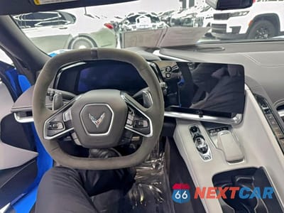 Zdjęcie 9 z 10 samochodu: 2021 CHEVROLET CORVETTE STINGRAY 2LT VIN:1G1YB2D43M5114260 - miniatura
