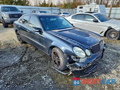 Czwarte zdjęcie samochodu z boku: 2005 MERCEDES-BENZ E 320 4MATIC VIN:WDBUF82J35X179653 - miniatura