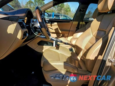 Zdjęcie 7 z 14 samochodu: 2017 PORSCHE MACAN S VIN:WP1AB2A55HLB12161 - miniatura