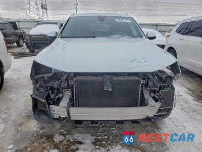 Piąte zdjęcie samochodu w środku: 2019 AUDI Q7 PRESTIGE VIN:WA1VAAF70KD010434 - miniatura