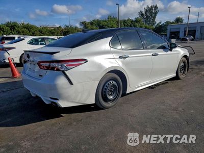 Trzecie zdjęcie samochodu z tyłu: 2020 TOYOTA CAMRY XSE VIN:4T1K61AK4LU326244 - miniatura