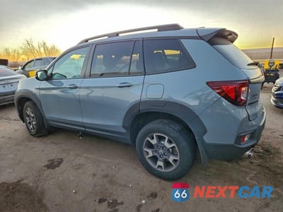 Drugie zdjęcie samochodu z przodu: 2023 HONDA PASSPORT TRAIL SPORT VIN:5FNYF8H64PB015606 - miniatura