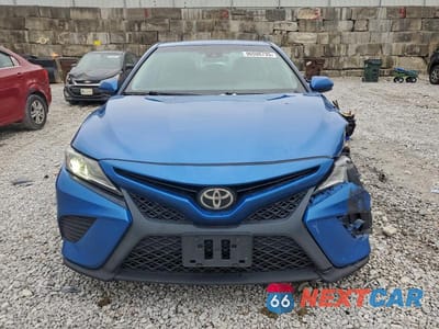 Piąte zdjęcie samochodu w środku: 2019 TOYOTA CAMRY L VIN:4T1B11HK2KU178081 - miniatura